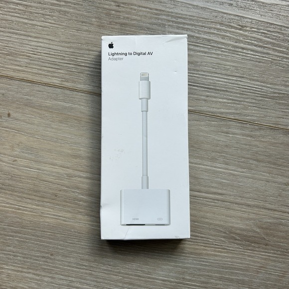 Apple Lightning Digital AV Adapter HDMI To iPhone iPad MD826AM/A-Genuine - Picture 1 of 6